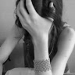 Meet your Posher, Iris